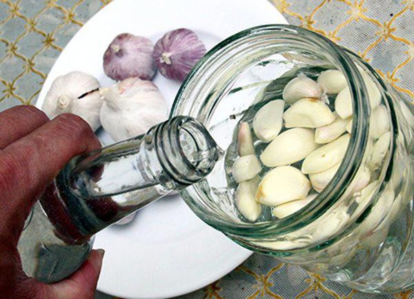Cuối năm lau bàn thờ sử dụng thứ này mới chuẩn Cuoi nam lau ban tho su dung thu nay moi chuan