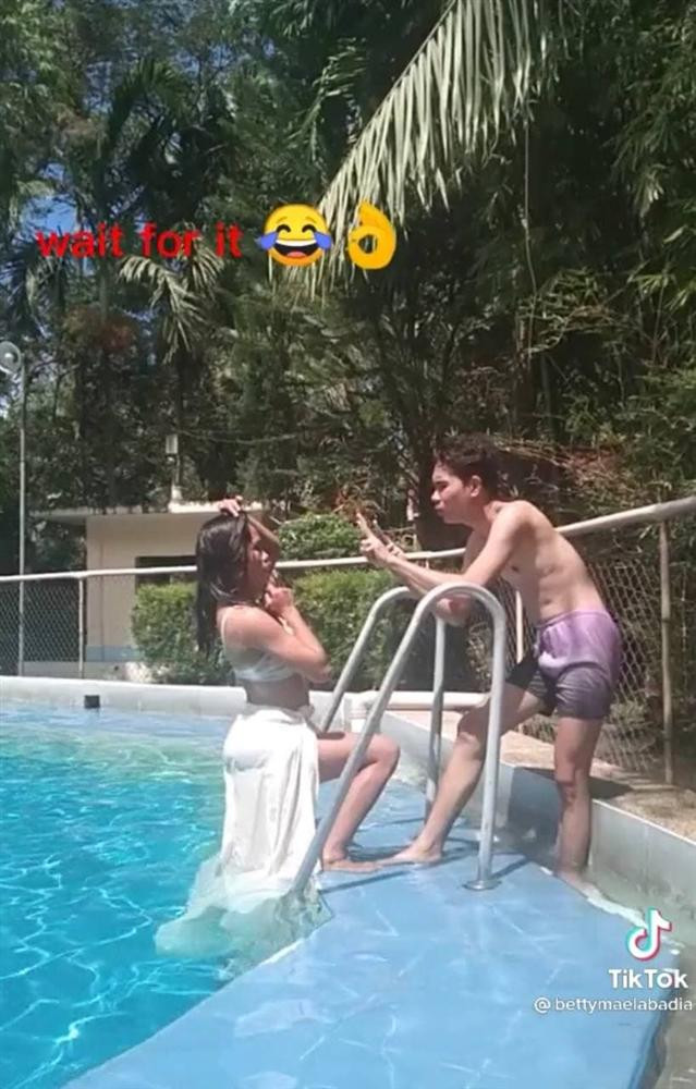 Cô gái nhờ bạn trai chụp ảnh và cái kết đắng ngắt Co gai nho ban trai chup anh va cai ket dang ngat
