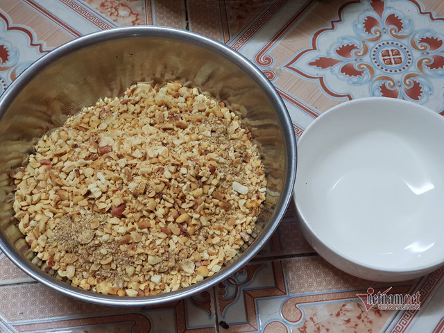 Một nhà đi chợ hộ ba hàng xóm, đến bữa thi món ngon qua mạng - Hình 10 Mot nha di cho ho ba hang xom, den bua thi mon ngon qua mang-Hinh-10