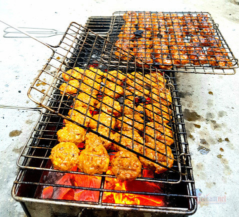 Một nhà đi chợ hộ ba hàng xóm, đến bữa thi món ngon qua mạng - Hình 9 Mot nha di cho ho ba hang xom, den bua thi mon ngon qua mang-Hinh-9