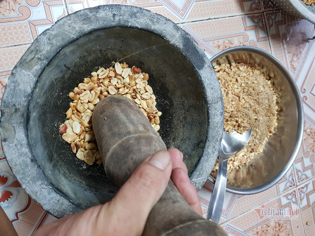 Một nhà đi chợ hộ ba hàng xóm, đến bữa thi món ngon qua mạng - Hình 11 Mot nha di cho ho ba hang xom, den bua thi mon ngon qua mang-Hinh-11