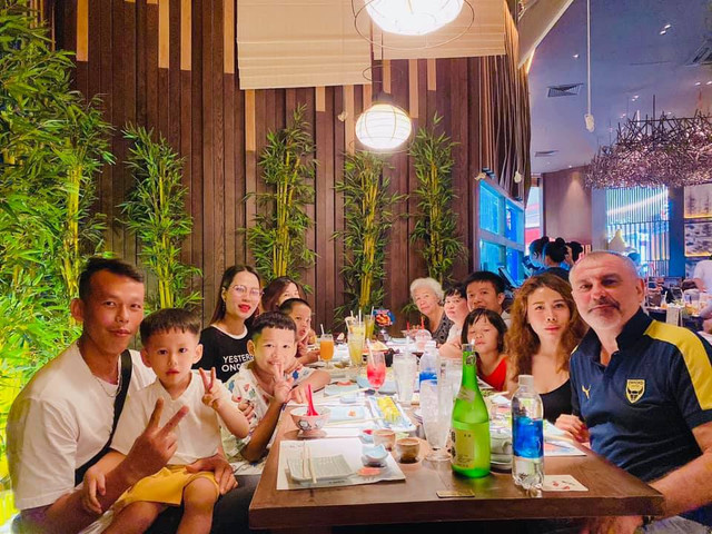 Hải Quế, Tấn Trường khoe ảnh vợ con trong ngày Gia đình Việt Nam - Hình 3 Hai Que, Tan Truong khoe anh vo con trong ngay Gia dinh Viet Nam-Hinh-3