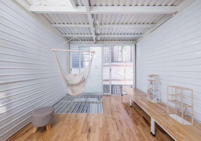 Nhà phố 10m2 ở Hà Nội không tốn một viên gạch để xây vẫn đẹp - Hình 16 Nha pho 10m2 o Ha Noi khong ton mot vien gach de xay van dep-Hinh-16