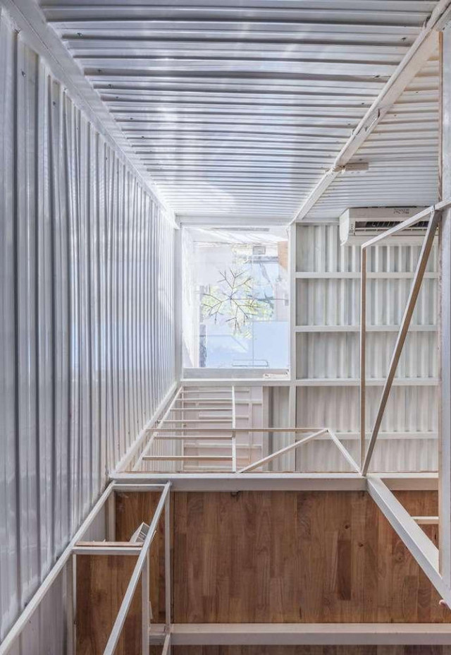 Nhà phố 10m2 ở Hà Nội không tốn một viên gạch để xây vẫn đẹp - Hình 8 Nha pho 10m2 o Ha Noi khong ton mot vien gach de xay van dep-Hinh-8