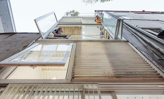 Nhà phố 10m2 ở Hà Nội không tốn một viên gạch để xây vẫn đẹp - Hình 12 Nha pho 10m2 o Ha Noi khong ton mot vien gach de xay van dep-Hinh-12