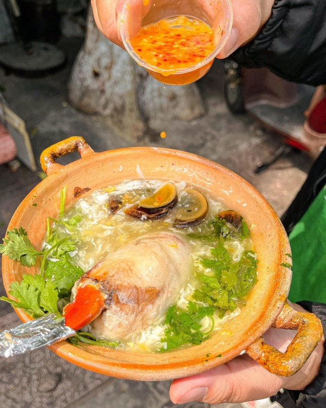 Súp càng cua giá nửa triệu đồng ở Sài Gòn hút khách - Hình 3 Sup cang cua gia nua trieu dong o Sai Gon hut khach-Hinh-3