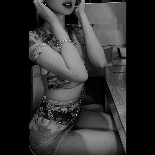 Tình tin đồn của chồng cũ Lệ Quyên bị hỏi chuyện giường chiếu - Hình 2 Tinh tin don cua chong cu Le Quyen bi hoi chuyen giuong chieu-Hinh-2