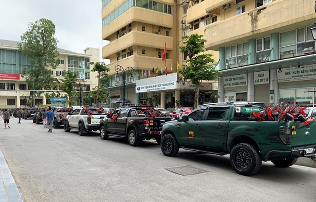 Nữ doanh nhân Hà Nội tự lái xe vận chuyển lương thực cứu trợ mùa dịch - Hình 2 Nu doanh nhan Ha Noi tu lai xe van chuyen luong thuc cuu tro mua dich-Hinh-2