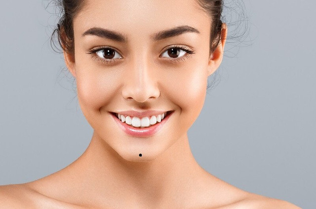 4 vị trí nốt ruồi phước lành, người nào sở hữu sẽ hạnh phúc viên mãn - Hình 4 4 vi tri not ruoi phuoc lanh, nguoi nao so huu se hanh phuc vien man-Hinh-4