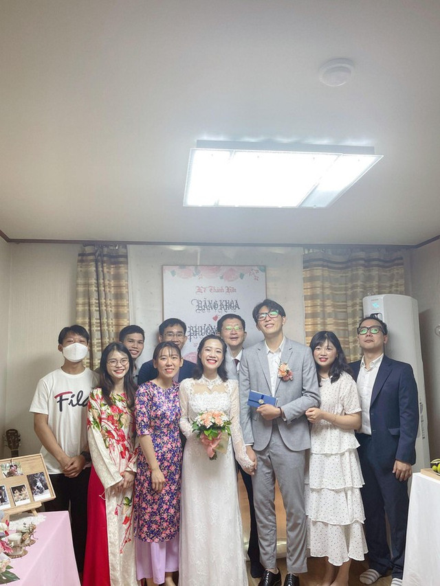 Đám cưới siêu dễ thương mùa COVID-19 của cặp đôi Việt tại Hàn Quốc Dam cuoi sieu de thuong mua COVID-19 cua cap doi Viet tai Han Quoc
