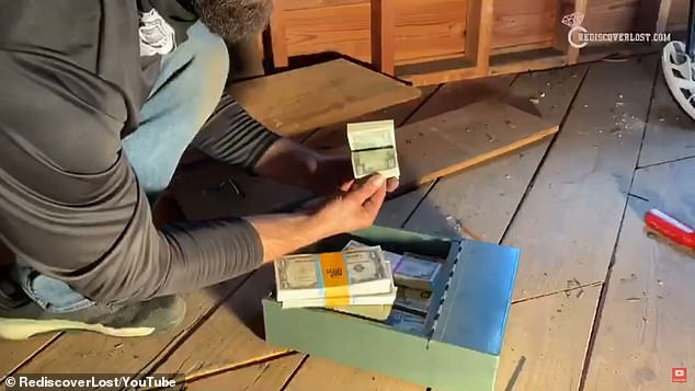 Cặp vợ chồng phát hiện kho báu tiền tỉ chôn dưới sàn nhà Cap vo chong phat hien kho bau tien ti chon duoi san nha