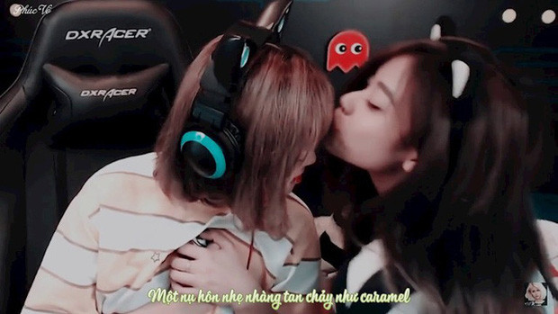 Lộ ảnh nóng của MisThy và đồng nghiệp sau scandal văng tục - Hình 2 Lo anh nong cua MisThy va dong nghiep sau scandal vang tuc-Hinh-2