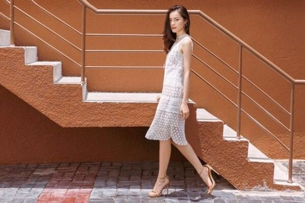 Chiêu thức giúp các mỹ nhân đi giày cao gót cả buổi mà không đau chân - Hình 4 Chieu thuc giup cac my nhan di giay cao got ca buoi ma khong dau chan-Hinh-4