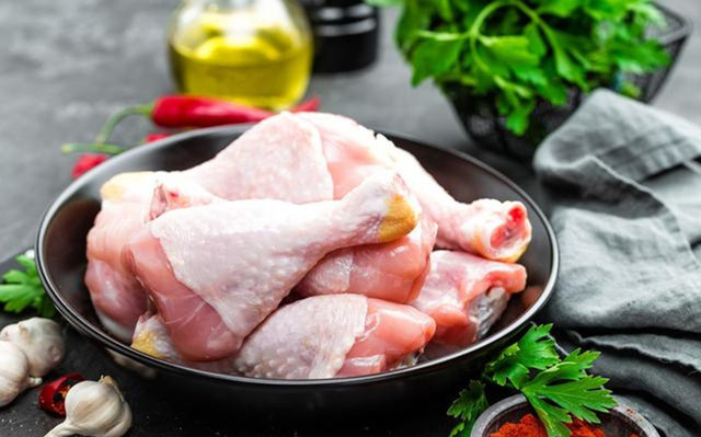 Nhân viên tiết lộ sự thật về những chiếc đùi gà trong siêu thị ảnh 1 Nhân viên tiết lộ sự thật về những chiếc đùi gà trong siêu thị ảnh 1
