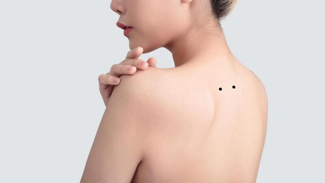 Sở hữu 5 nốt ruồi này, sớm muộn cũng thành danh, tiền bạc tiêu chẳng hết - Hình 2 So huu 5 not ruoi nay, som muon cung thanh danh, tien bac tieu chang het-Hinh-2