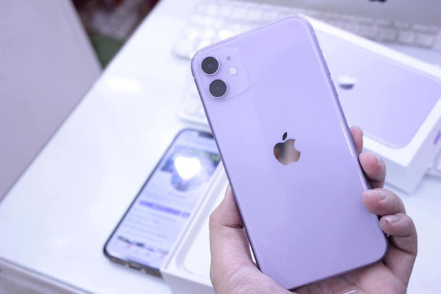 Giá iPhone 11 giảm xuống dưới 12 triệu đồng - Hình 3 Gia iPhone 11 giam xuong duoi 12 trieu dong-Hinh-3