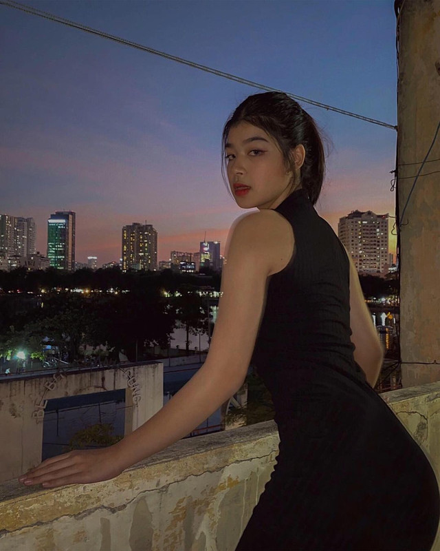 Con gái 16 tuổi xinh đẹp của ông Sinh "Hương vị tình thân" - Hình 8 Con gai 16 tuoi xinh dep cua ong Sinh