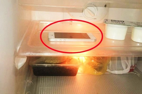 Cách hạ hỏa điện thoại bị nóng cực nhanh để kéo dài tuổi thọ của máy - Hình 3 Cach ha hoa dien thoai bi nong cuc nhanh de keo dai tuoi tho cua may-Hinh-3