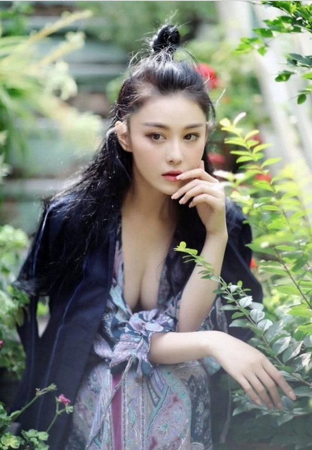 Trương Hinh Dư: Từ "gái hư" đến cuộc sống bình dị bên chồng sĩ quan - Hình 10 Truong Hinh Du: Tu