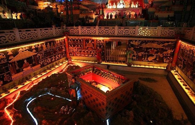 Bí mật lăng mộ Tần Thuỷ Hoàng Bi mat lang mo Tan Thuy Hoang
