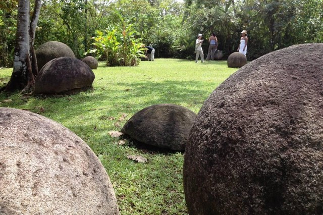 Những viên đá tròn hàng nghìn năm tuổi ở Costa Rica - Hình 2 Nhung vien da tron hang nghin nam tuoi o Costa Rica-Hinh-2