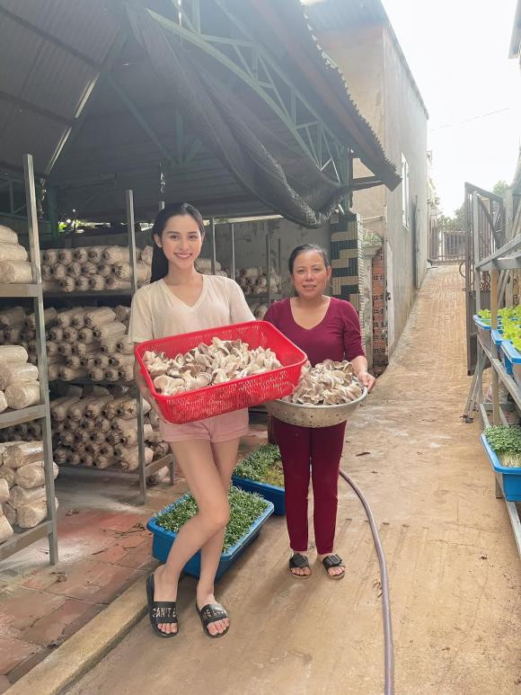 Tường Vi tặng mẹ một miếng đất và sổ tiết kiệm nhân ngày 8/3 - Hình 3 Tuong Vi tang me mot mieng dat va so tiet kiem nhan ngay 8/3-Hinh-3