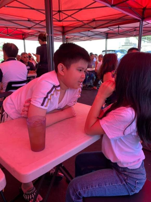 MC Quỳnh Chi bất ngờ đăng loạt ảnh con trai lớn phổng phao - Hình 5 MC Quynh Chi bat ngo dang loat anh con trai lon phong phao-Hinh-5