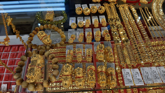 Trâu vàng 9999 tràn ngập thị trường trước ngày Thần Tài - Hình 9 Trau vang 9999 tran ngap thi truong truoc ngay Than Tai-Hinh-9