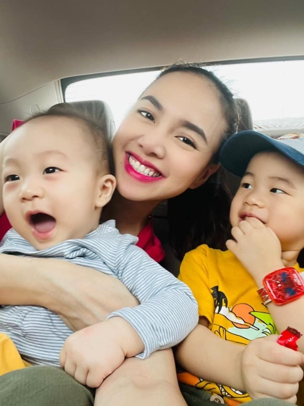 Hai quý tử lanh lợi, ngộ nghĩnh của gia đình Victor Vũ, Đinh Ngọc Diệp - Hình 27 Hai quy tu lanh loi, ngo nghinh cua gia dinh Victor Vu, Dinh Ngoc Diep-Hinh-27