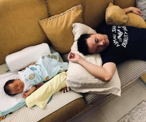 Hai quý tử lanh lợi, ngộ nghĩnh của gia đình Victor Vũ, Đinh Ngọc Diệp - Hình 3 Hai quy tu lanh loi, ngo nghinh cua gia dinh Victor Vu, Dinh Ngoc Diep-Hinh-3