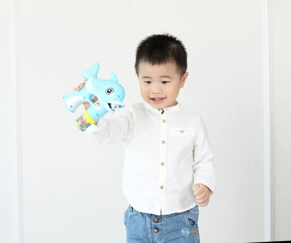 Hai quý tử lanh lợi, ngộ nghĩnh của gia đình Victor Vũ, Đinh Ngọc Diệp - Hình 5 Hai quy tu lanh loi, ngo nghinh cua gia dinh Victor Vu, Dinh Ngoc Diep-Hinh-5