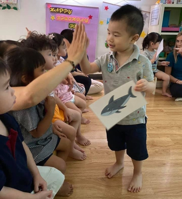 Hai quý tử lanh lợi, ngộ nghĩnh của gia đình Victor Vũ, Đinh Ngọc Diệp - Hình 7 Hai quy tu lanh loi, ngo nghinh cua gia dinh Victor Vu, Dinh Ngoc Diep-Hinh-7