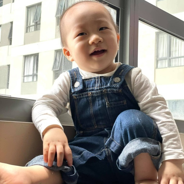 Hai quý tử lanh lợi, ngộ nghĩnh của gia đình Victor Vũ, Đinh Ngọc Diệp - Hình 15 Hai quy tu lanh loi, ngo nghinh cua gia dinh Victor Vu, Dinh Ngoc Diep-Hinh-15