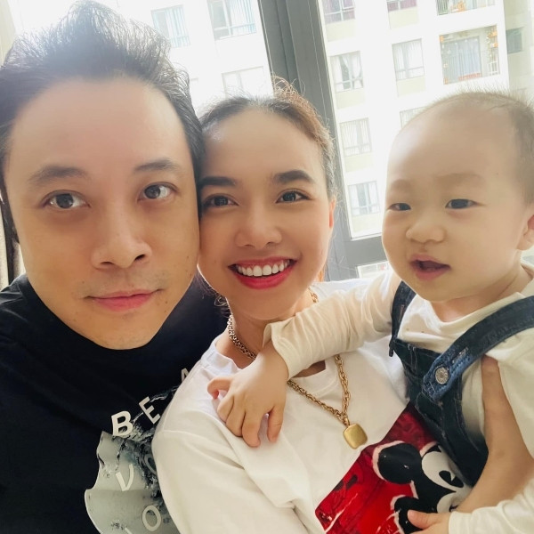Hai quý tử lanh lợi, ngộ nghĩnh của gia đình Victor Vũ, Đinh Ngọc Diệp - Hình 12 Hai quy tu lanh loi, ngo nghinh cua gia dinh Victor Vu, Dinh Ngoc Diep-Hinh-12