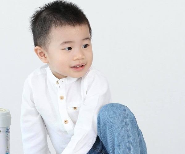 Hai quý tử lanh lợi, ngộ nghĩnh của gia đình Victor Vũ, Đinh Ngọc Diệp - Hình 4 Hai quy tu lanh loi, ngo nghinh cua gia dinh Victor Vu, Dinh Ngoc Diep-Hinh-4