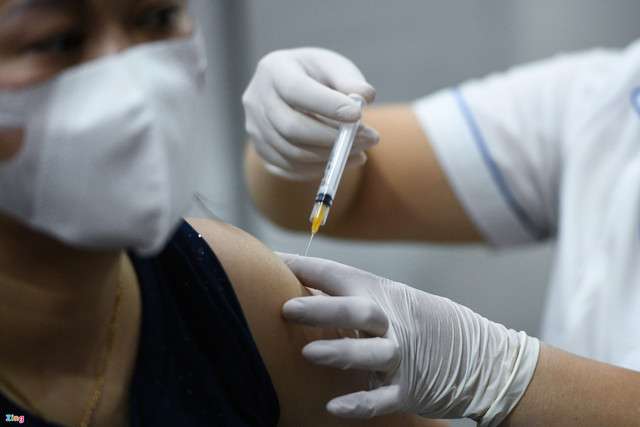 Sốt sau khi tiêm, vaccine Covid-19 mới có hiệu quả? Sot sau khi tiem, vaccine Covid-19 moi co hieu qua?