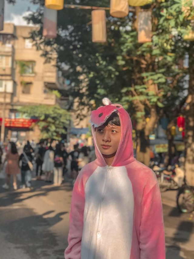 Nam sinh đam mê diễn xuất có hơn 2 triệu người theo dõi trên Tiktok - Hình 7 Nam sinh dam me dien xuat co hon 2 trieu nguoi theo doi tren Tiktok-Hinh-7