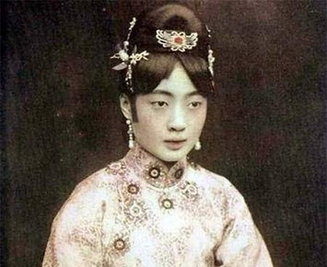 Góc khuất ít ai biết của hoàng hậu cuối cùng nhà Thanh Goc khuat it ai biet cua hoang hau cuoi cung nha Thanh