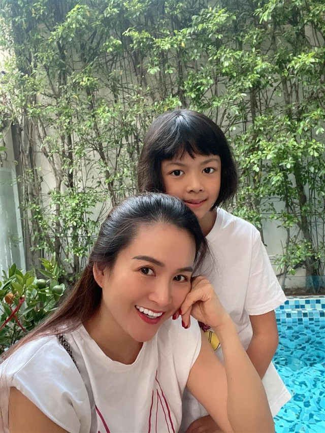 Vợ Bình Minh đứng hình khi con gái hỏi tại sao không thi hoa hậu Vo Binh Minh dung hinh khi con gai hoi tai sao khong thi hoa hau