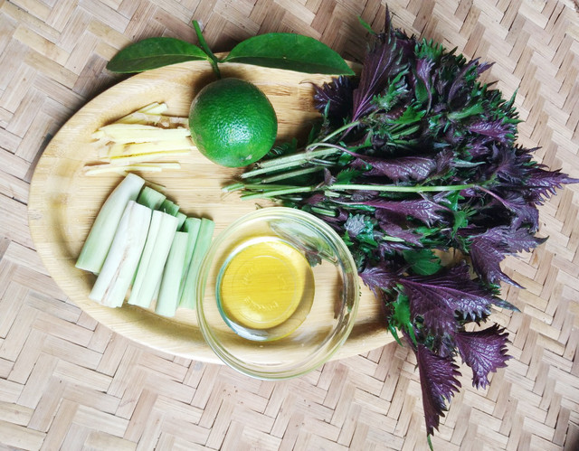 4 bước làm trà tía tô chanh sả tăng sức đề kháng, giải nhiệt cơ thể 4 buoc lam tra tia to chanh sa tang suc de khang, giai nhiet co the