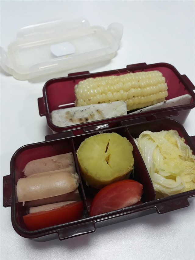 Cô con gái khoe cơm hộp bố chuẩn bị khiến dân tình ghen tỵ - Hình 8 Co con gai khoe com hop bo chuan bi khien dan tinh ghen ty-Hinh-8