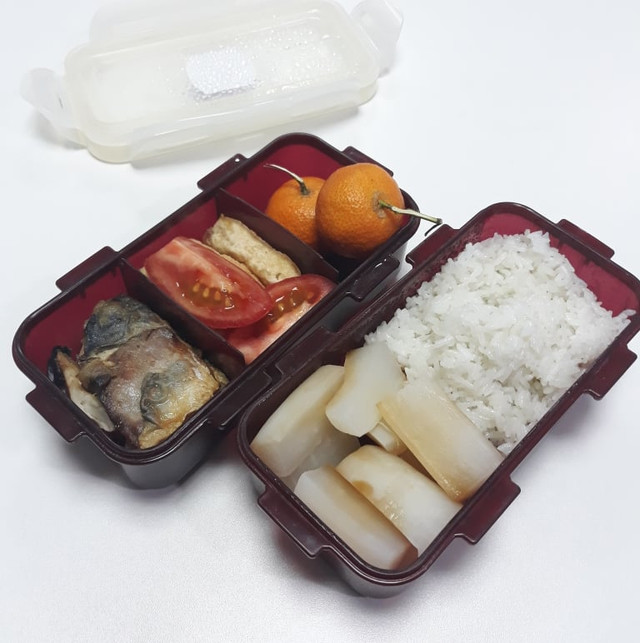 Cô con gái khoe cơm hộp bố chuẩn bị khiến dân tình ghen tỵ - Hình 4 Co con gai khoe com hop bo chuan bi khien dan tinh ghen ty-Hinh-4