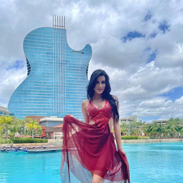 Miss Universe 2020 hạ màn, dân mạng chỉ ra thí sinh "lật mặt như bánh tráng" Miss Universe 2020 ha man, dan mang chi ra thi sinh
