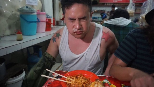 Món mỳ cay gây mất thính giác ở Indonesia - Hình 2 Mon my cay gay mat thinh giac o Indonesia-Hinh-2