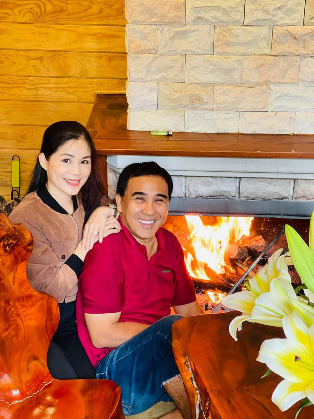 Nhan sắc và nỗi cơ cực thời trẻ của bà xã MC Quyền Linh - Hình 10 Nhan sac va noi co cuc thoi tre cua ba xa MC Quyen Linh-Hinh-10