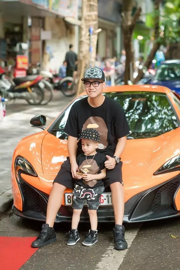 Ngọc Thạch hết hồn khi quý tử 6 tuổi "tặng kim cương cho bạn gái" - Hình 5 Ngoc Thach het hon khi quy tu 6 tuoi