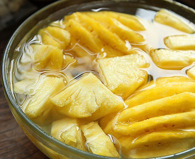 Mẹo ăn dứa không sợ rát lưỡi, quả lại ngọt thơm gấp 3 - 4 lần thông thường - Hình 2 Meo an dua khong so rat luoi, qua lai ngot thom gap 3 - 4 lan thong thuong-Hinh-2