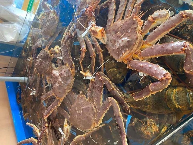 Hết thời siêu rẻ, cua Hoàng đế tăng giá dựng ngược Het thoi sieu re, cua Hoang de tang gia dung nguoc