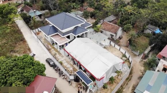 Mao Đệ đúng chuẩn đại gia khi tiếp tục hé lộ bể cá Koi 500 triệu - Hình 3 Mao De dung chuan dai gia khi tiep tuc he lo be ca Koi 500 trieu-Hinh-3