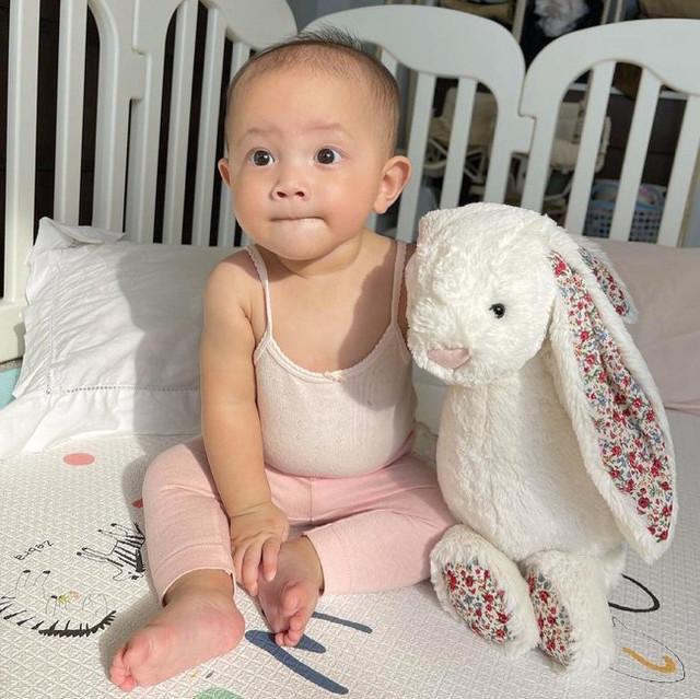 Con gái Hà Hồ đốn tim dân mạng với khoảnh khắc bụng phệ đáng yêu - Hình 2 Con gai Ha Ho don tim dan mang voi khoanh khac bung phe dang yeu-Hinh-2